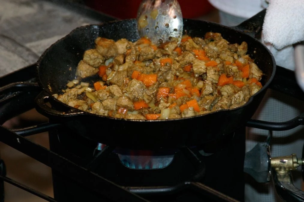 Camp Chef 12" Seasoned Cast Iron Skillet 4 Camp Chef 12" Seasoned Cast Iron Skillet - Image 2