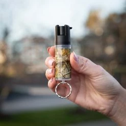 SABRE Realtree Edge Camouflage Pepper Spray with Key Ring -Outlet Sporting Goods Store kr 14 camo 02 ls hnd